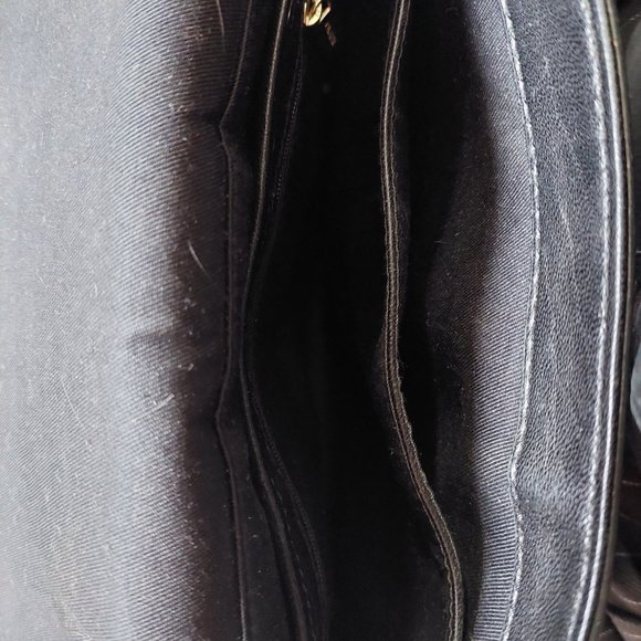 Black faux leather crossbody purse with adjustable stap and art deco pattern - Picture 8 of 8